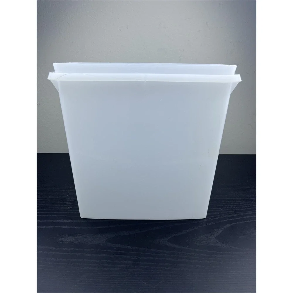 Vintage Tupperware 2 Qt Clear Cereal Snack Keeper #469-5 Container USA‎